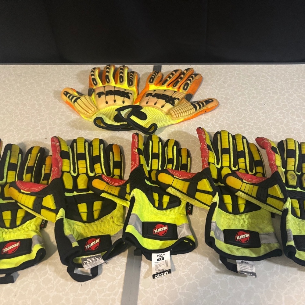 trex gloves and 5 spares (other brand) very nice!